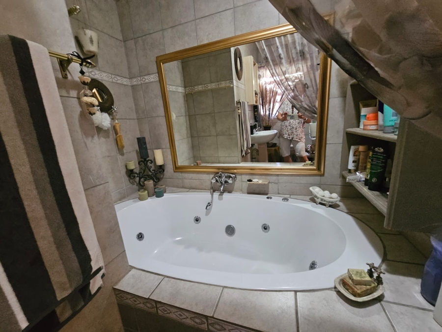 3 Bedroom Property for Sale in Oos Einde North West